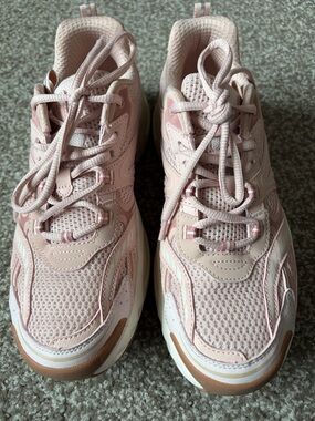 Skechers Women's Blush Pink Mesh Lace-Up Sneakers